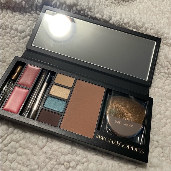 BNIB Estée Lauder Bronze Goddess Palate Travel Exclusive - Picture 3 of 3